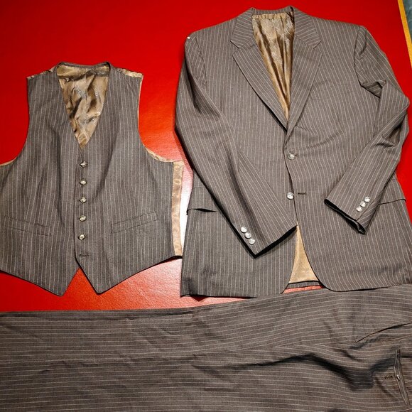 3-piece Brown Pinstripe suit - Picture 1 of 11
